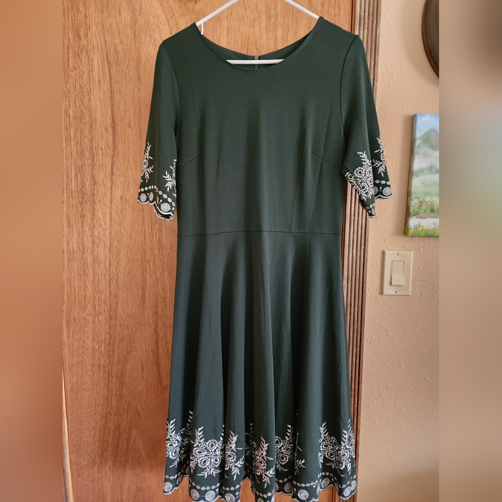 WOMEN'S VINTAGE EMBROIDERED scoop neck MIUSOL dress